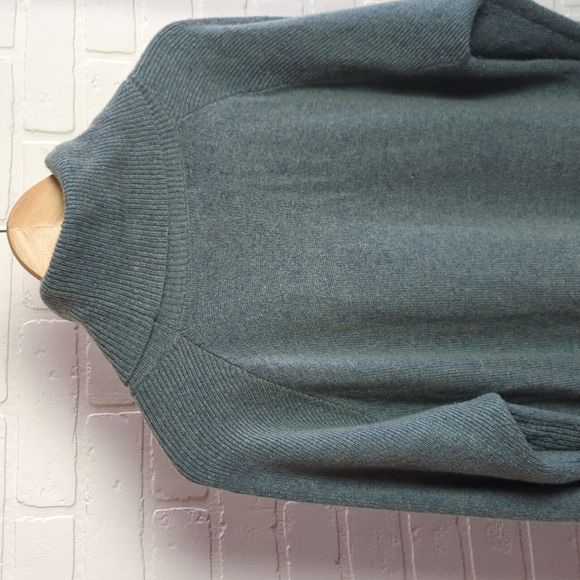 Woolrich Turtleneck Waffle Sweater - Picture 2 of 8